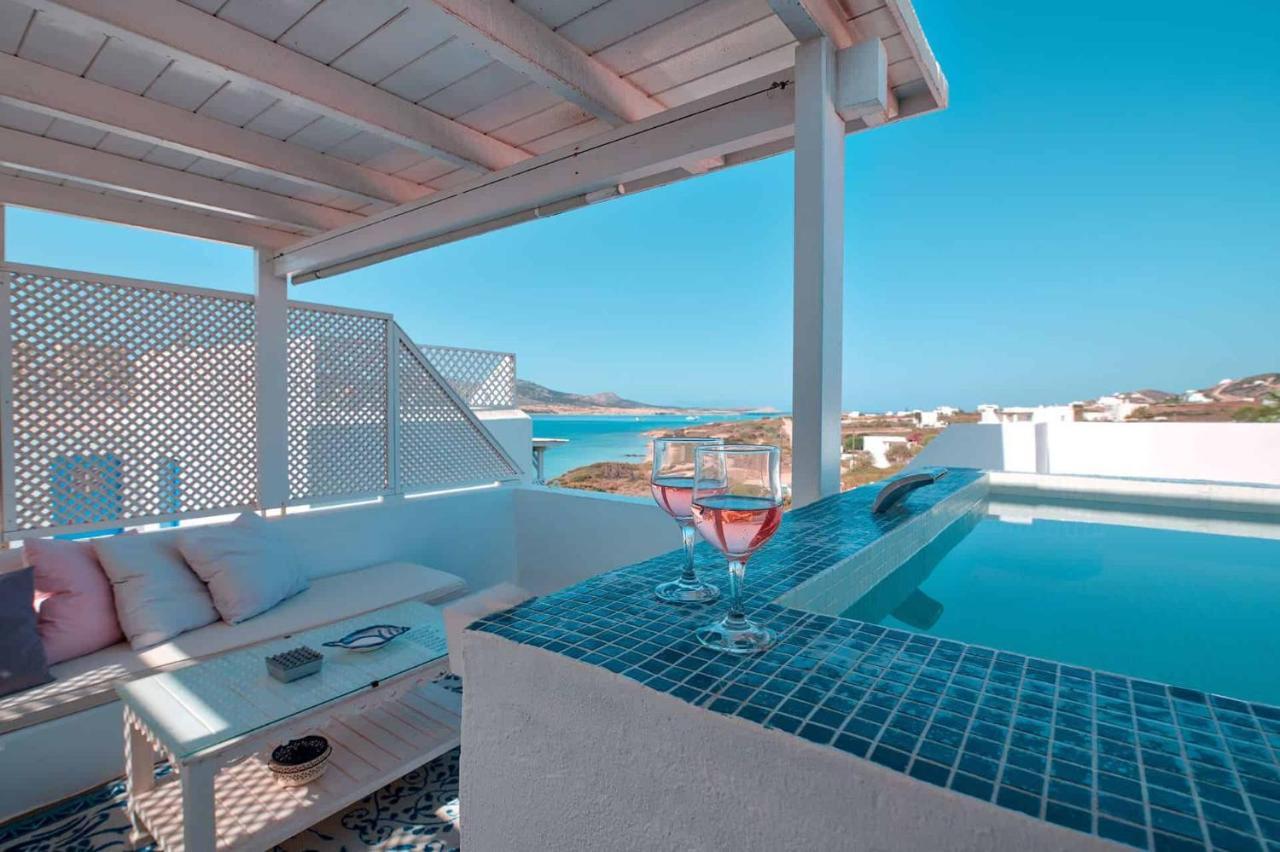 Blue Dolphin Antiparos Villas And Suites Agios Georgios  エクステリア 写真