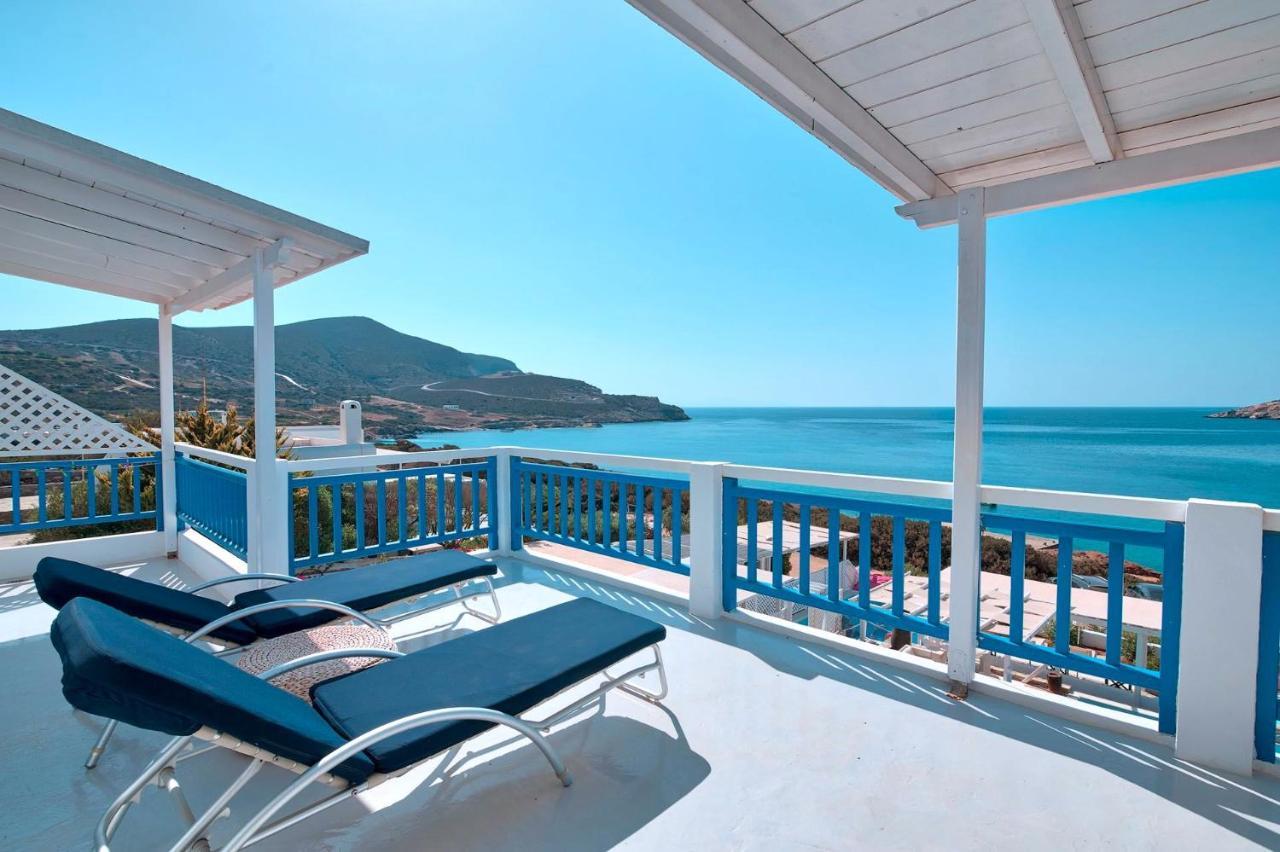 Blue Dolphin Antiparos Villas And Suites Agios Georgios  エクステリア 写真