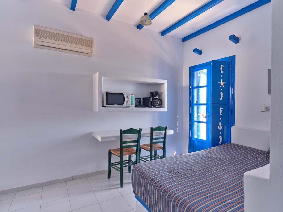 Blue Dolphin Antiparos Villas And Suites Agios Georgios  エクステリア 写真