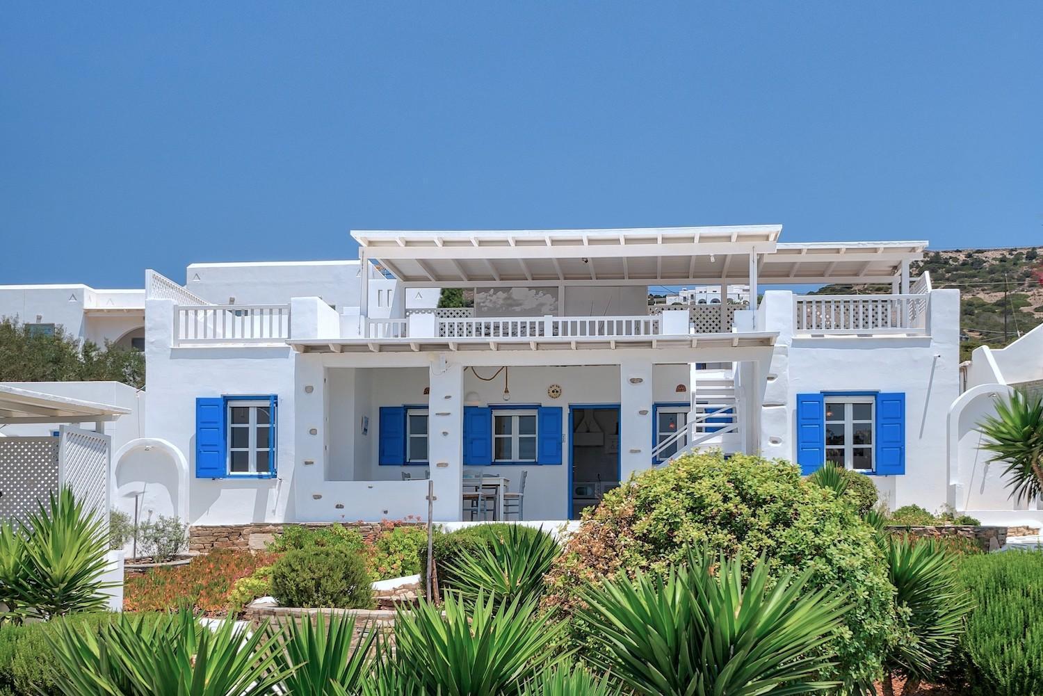 Blue Dolphin Antiparos Villas And Suites Agios Georgios  エクステリア 写真