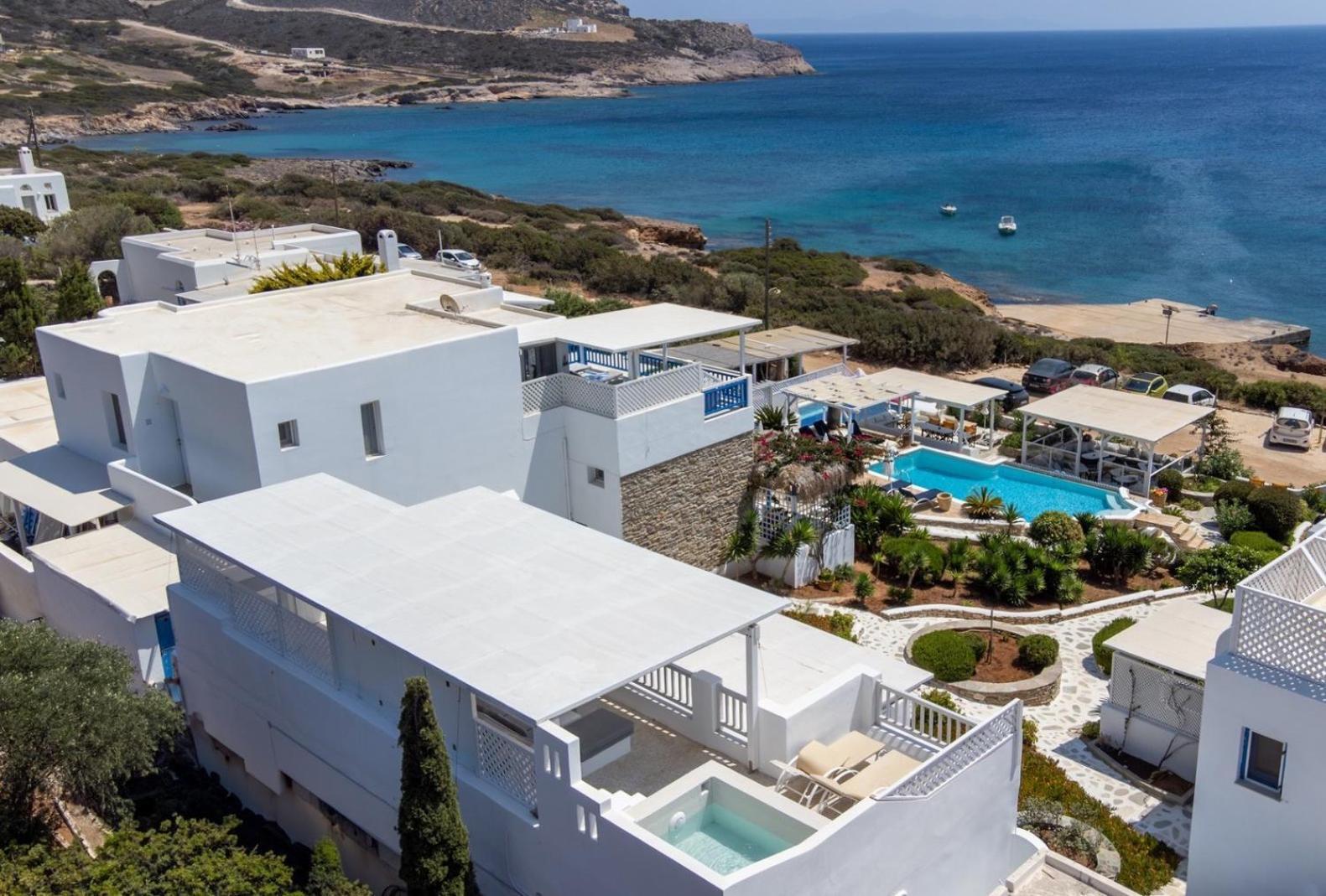 Blue Dolphin Antiparos Villas And Suites Agios Georgios  エクステリア 写真