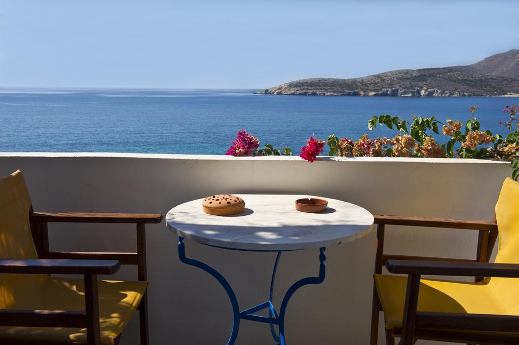 Blue Dolphin Antiparos Villas And Suites Agios Georgios  エクステリア 写真